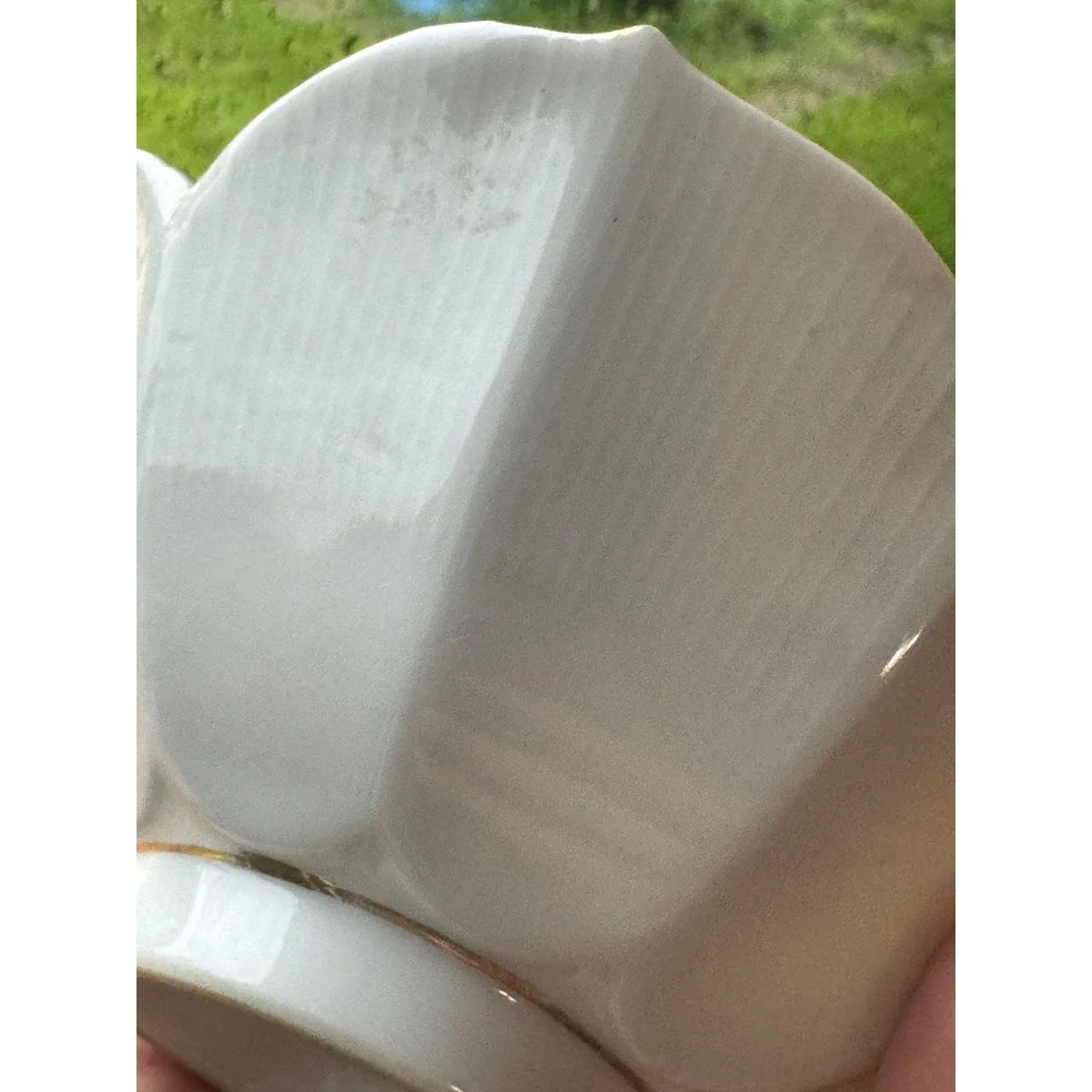 Vintage White Scalloped Porcelain Ribbed Bowl with Gold Rim Flower Shape Decor